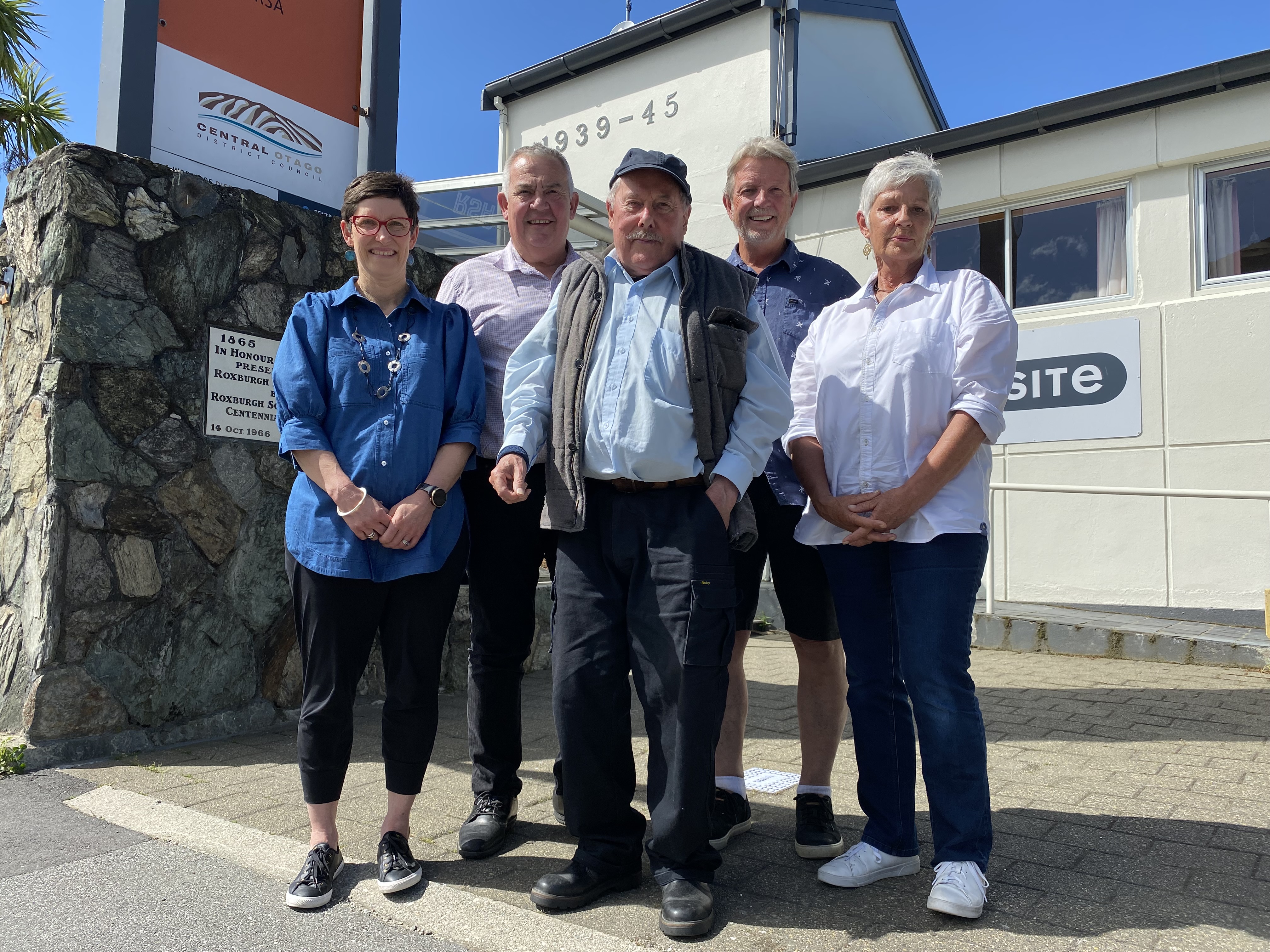 There are new faces around the table at the Teviot Valley Community Board, following the swearing in of members in chambers at Roxburgh yesterday (Wednesday (2 November).